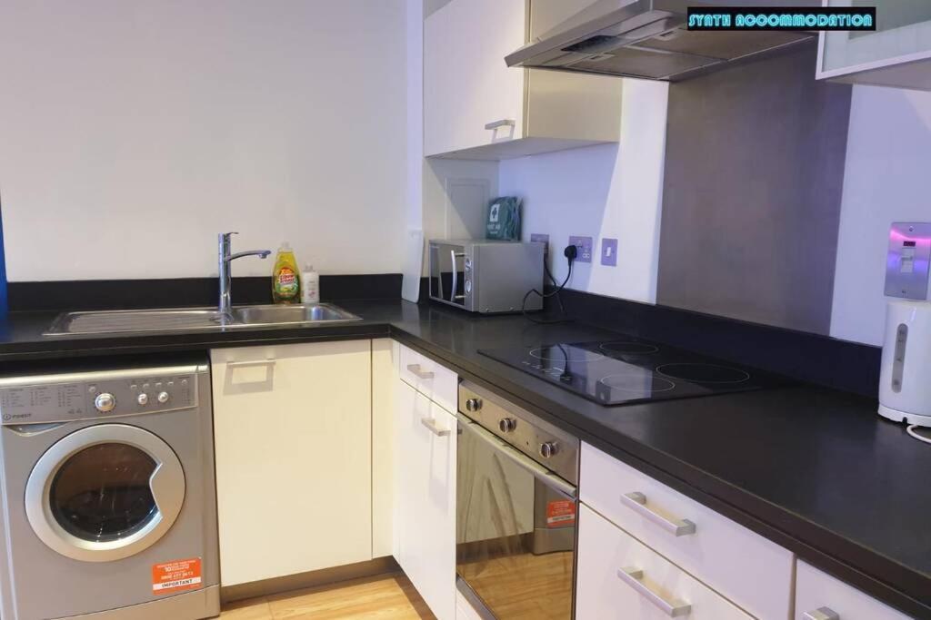 80S Retro 1Bed Studio Serviced Apartment Canary Wharf Perfect For Solo & Couple Travellers Londra Exterior foto